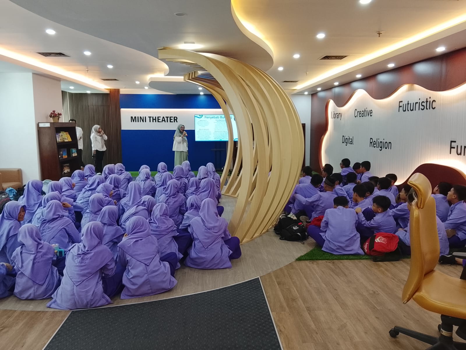 Perpustakaan: Dari Jalan Sunyi Menuju Third Place
